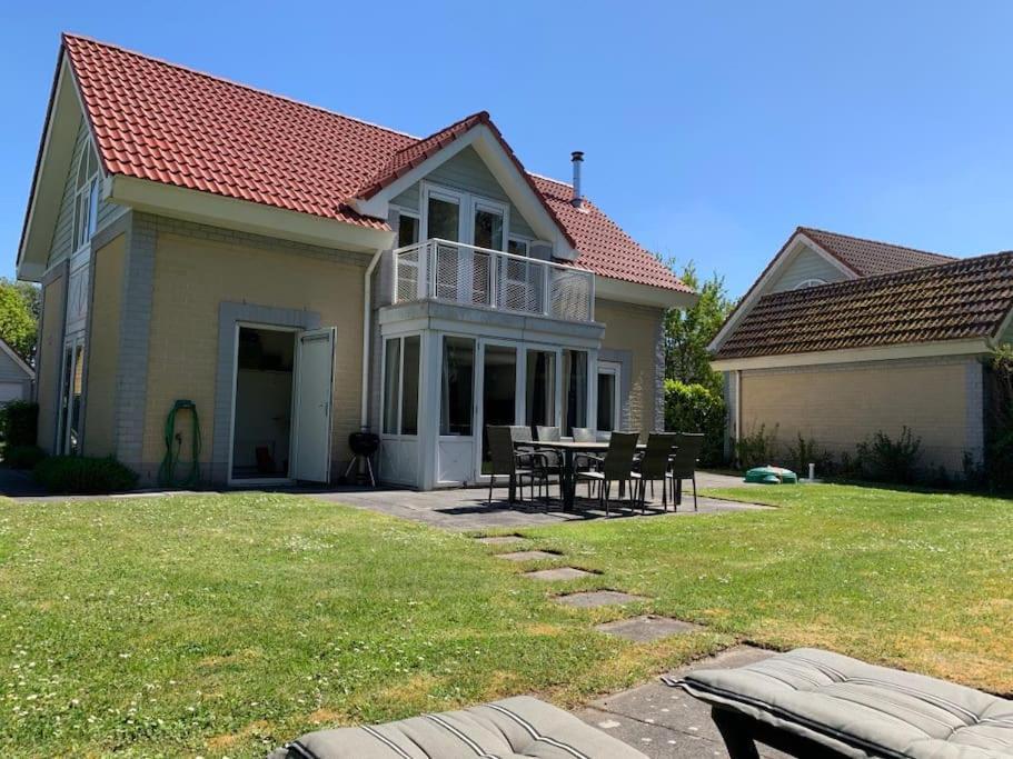 Groot Direct Aan Het Zeeuwse Vakantiehuis